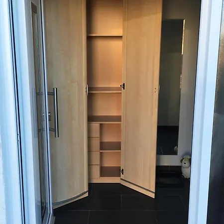 아파트 - *